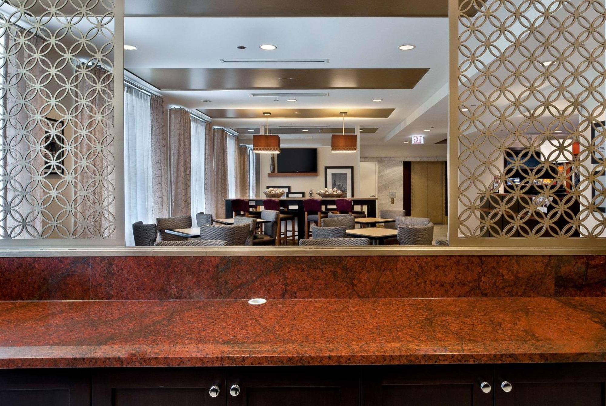 Hampton Inn Majestic Chicago Theatre District Bagian luar foto